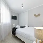 Luminoso Y Moderno En By 아파트 비고
