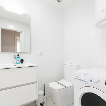 Luminoso Y Moderno En By * Vigo