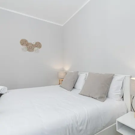 Luminoso Y Moderno En By Apartment Vigo