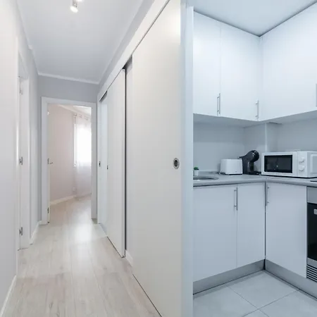 Luminoso Y Moderno En By * Vigo