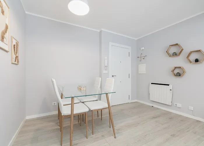 Luminoso Y Moderno En By Apartmán