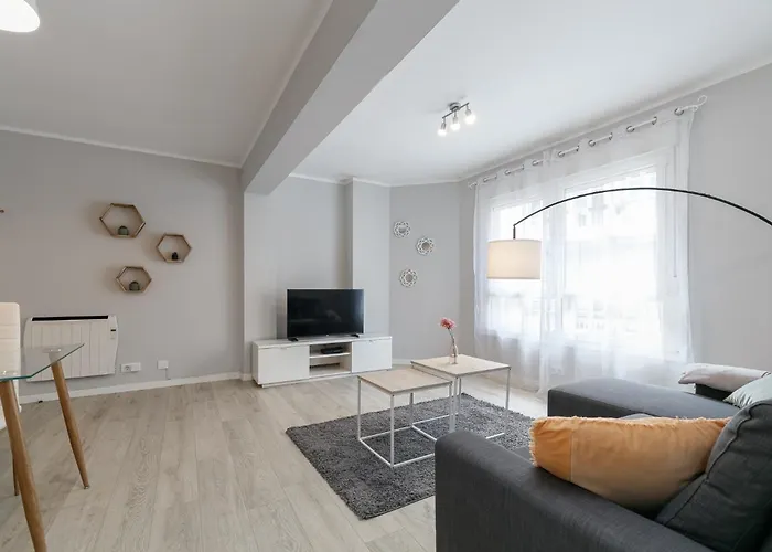 Luminoso Y Moderno En By