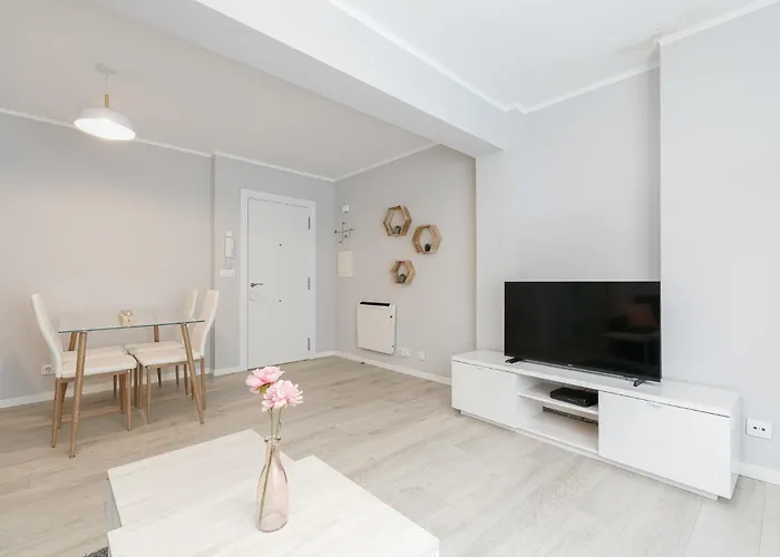 Luminoso Y Moderno En By * Vigo