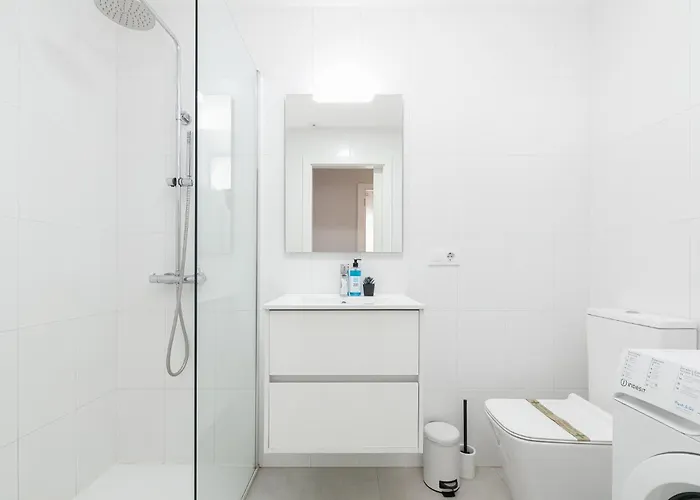 Luminoso Y Moderno En By *