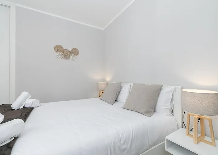 Luminoso Y Moderno En By Apartmán Vigo